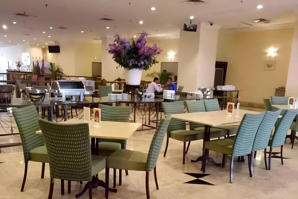 Kuala Lumpur International Hotel Extérieur photo